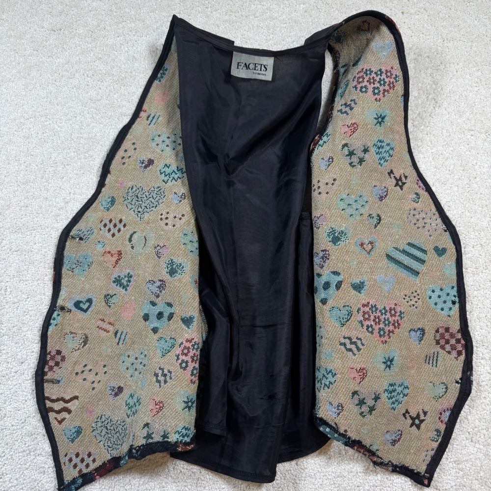 Facets Tapestry Vest Women's 1X Black Heart Print Vintage Metal Button Front - Picture 9 of 9